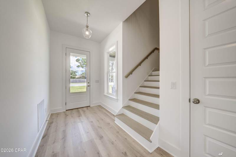 3 bedroom SingleFamilyResidence at 7213 N Lagoon Drive, Grand Lagoon Banks, Panama City — photo 4