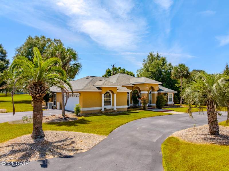 4 bedroom SingleFamilyResidence at 5239 Oak Drive, Indian Springs Golf Course, Marianna — photo 2