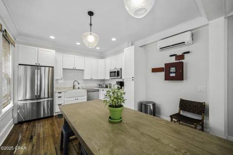 20 4th Street, Apalachicola FL - photo 11 of 54
