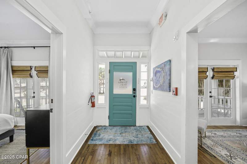 5 bedroom SingleFamilyResidence at 20 4th Street, Historic South Side, Apalachicola — photo 4