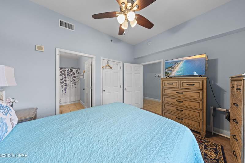 1 bedroom Condominium at 9860 S Thomas Drive 2116, Laketown Wharf Phase II, Panama City — photo 5