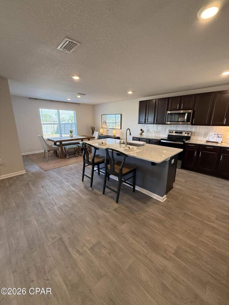 4 bedroom SingleFamilyResidence at 110 Hodges Bayou Plantation Boulevard, Hodges Bayou Plantation 1, Southport — photo 4