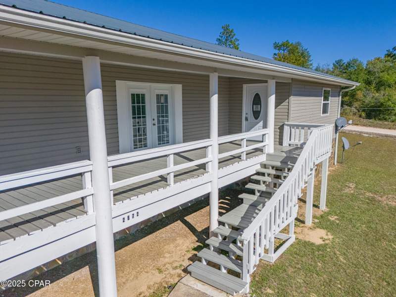 6 bedroom SingleFamilyResidence at 2672 W Laurel Drive, Compass Lake In The Hills, Alford — photo 2