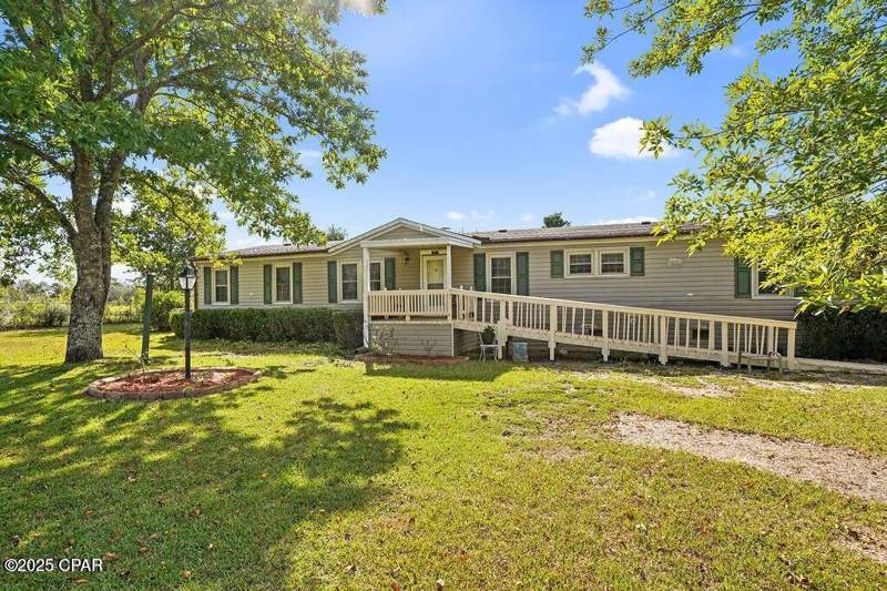 3 bedroom ManufacturedHome at 1310 Highway 177a, Bonifay, Bonifay — photo 5