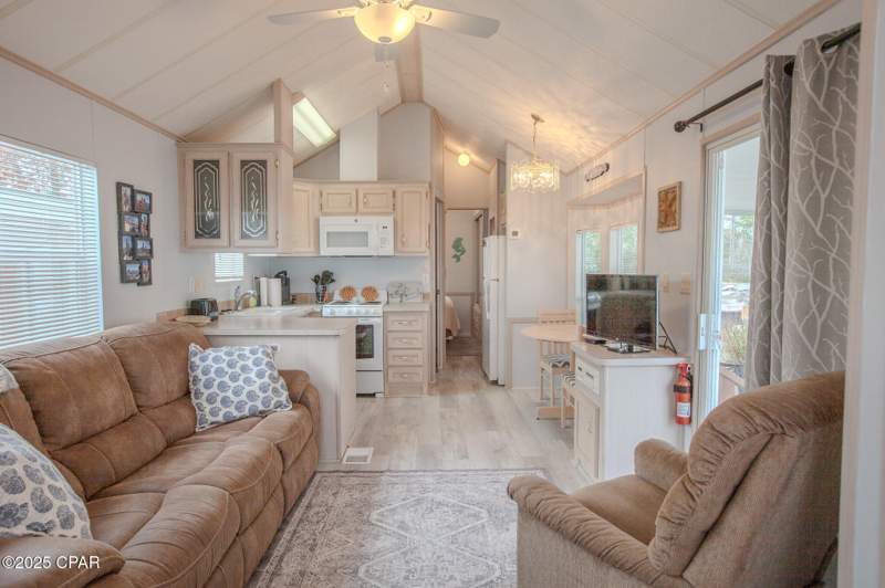 1 bedroom ManufacturedHome at 1219 Thomas Drive 123, Emerald Pointe Resort, Panama City — photo 3