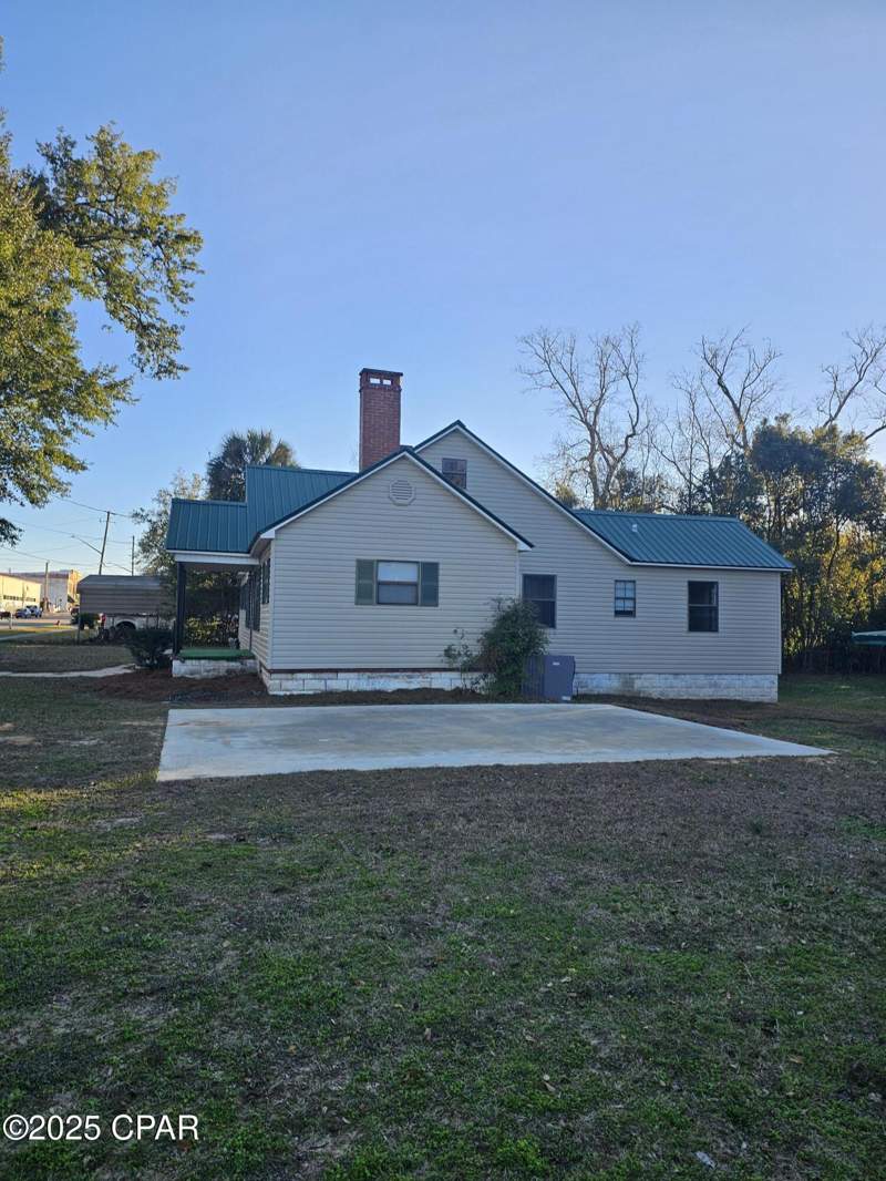 4 bedroom SingleFamilyResidence at 768 Main Street, Chipley, Chipley — photo 3