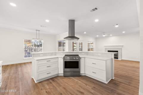 7009 N Lagoon Drive 111, Panama City Beach FL - photo 10 of 61