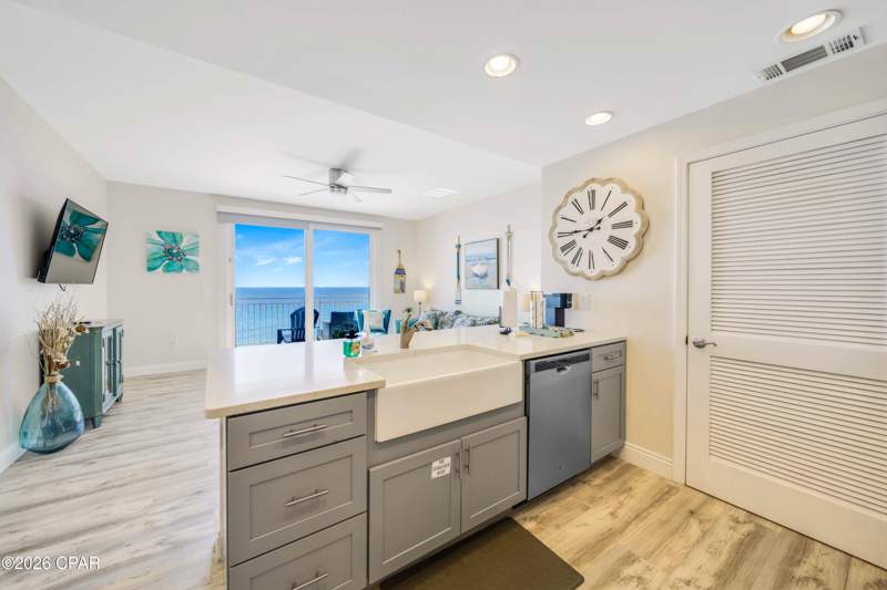 1 bedroom Condominium at 17729 Front Beach Road 405E, Splash Condo, Panama City Beach — photo 2