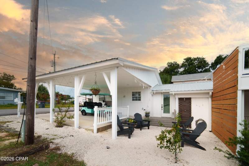 5 bedroom ManufacturedHome at 230 13th Street, Laguna Beach, Panama City Beach — photo 2