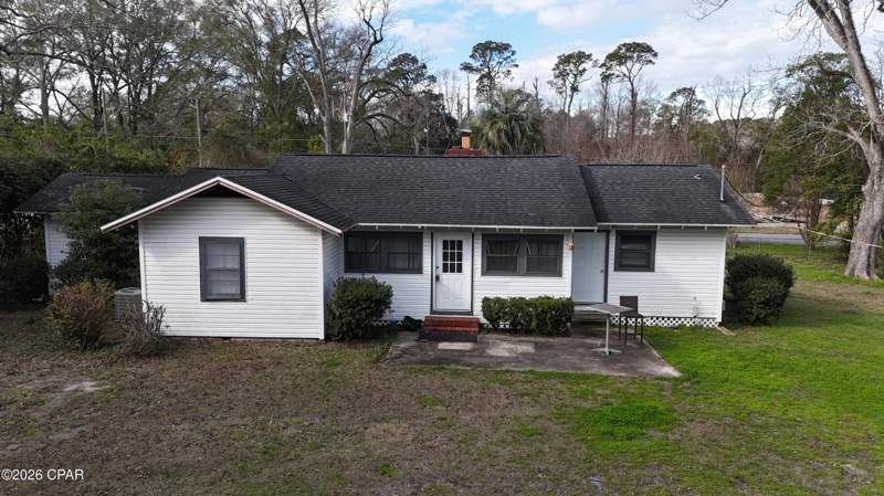 3 bedroom SingleFamilyResidence at 308 S Depot Street, Bonifay, Bonifay — photo 2