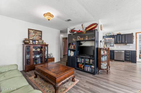 2686 Mona Lane, Alford FL - photo 18 of 38
