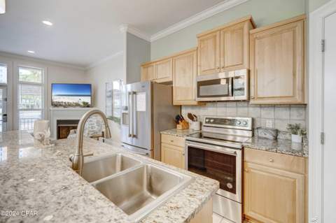 7428 Thomas Drive, Panama City Beach FL - photo 9 of 38