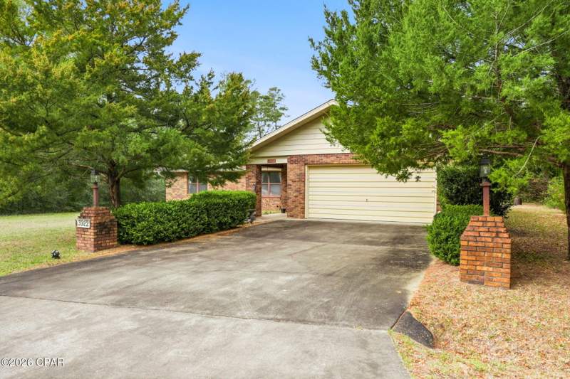 3 bedroom SingleFamilyResidence at 3922 Vistula Drive, Sunny Hills, Chipley — photo 4
