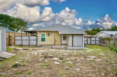 209 S Wells Street, Panama City Beach FL - photo 6 of 33