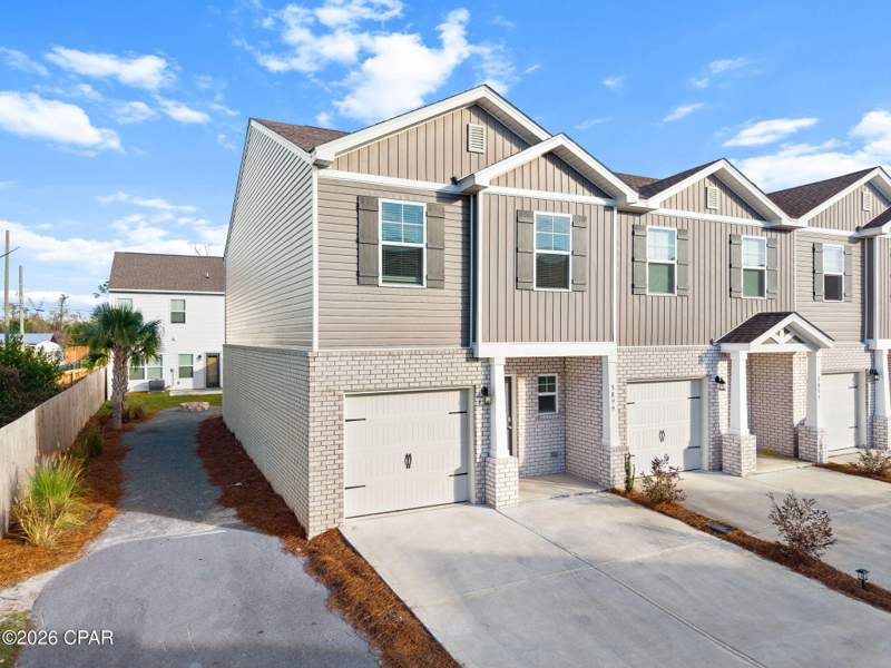 3 bedroom Attached at 5899 Tyndall Place, Tyndall Station, Panama City — photo 2