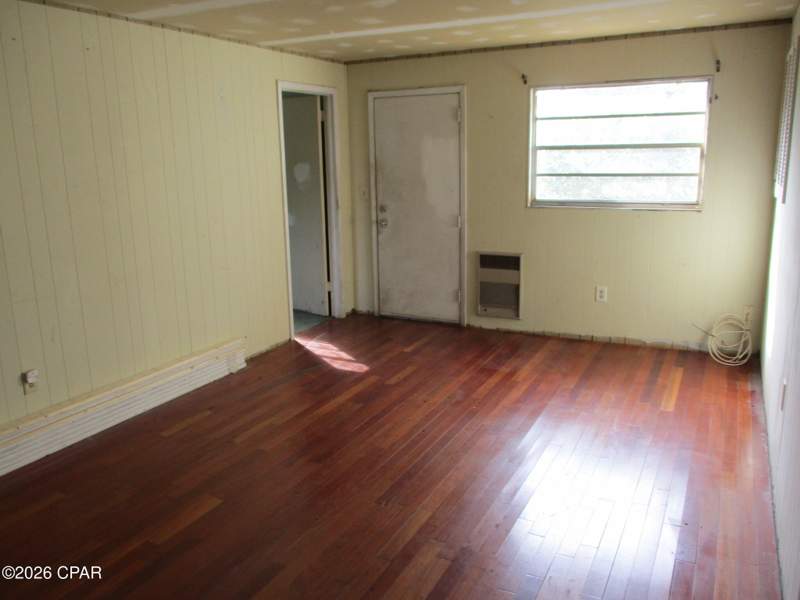 3 bedroom SingleFamilyResidence at 1901 Hickory Avenue, Hentz 1st Add Unit B, Panama City — photo 3