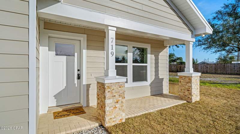 4 bedroom SingleFamilyResidence at 719 Arrow Street, Wh Parker, Panama City — photo 3