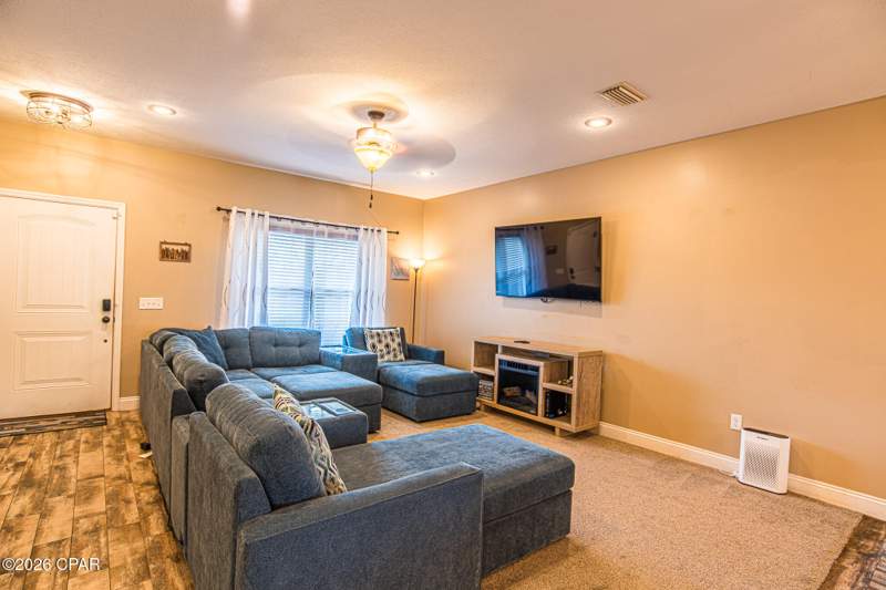 3 bedroom SingleFamilyResidence at 2303 Sondra Court, Northwoods, Panama City — photo 2