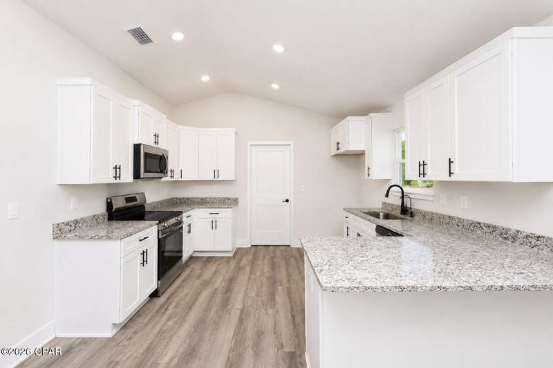 3 bedroom SingleFamilyResidence at 11449 Godart Street, Sunrise at East Bay, Panama City — photo 3