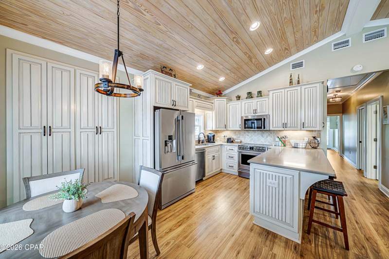 3 bedroom SingleFamilyResidence at 482 N Marlin Drive, Venture Out Travel Trail, Panama City — photo 5