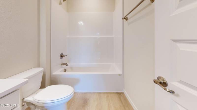 3 bedroom SingleFamilyResidence at 3884 Bricknell Avenue, Sunny Hills Unit 1, Chipley — photo 3