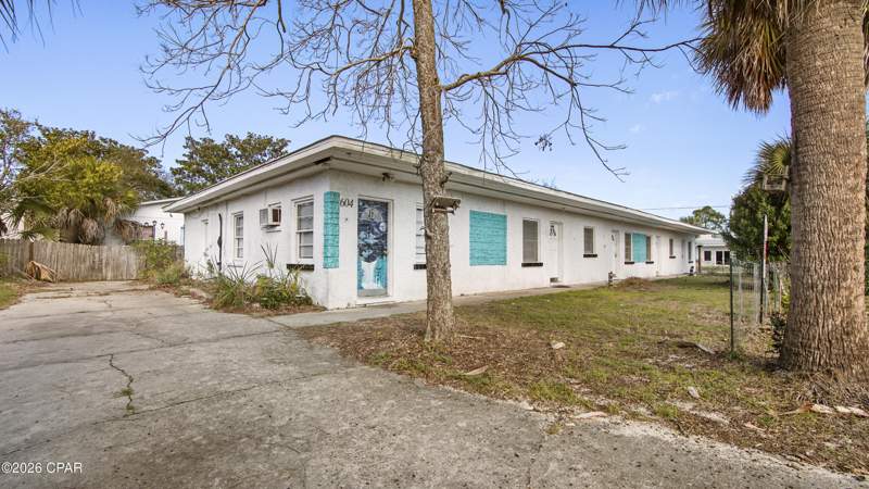 7 bedroom MultiFamily at 604 Fernwood Street, Hutchison's 1st To Bahama Bch, Panama City Beach — photo 2