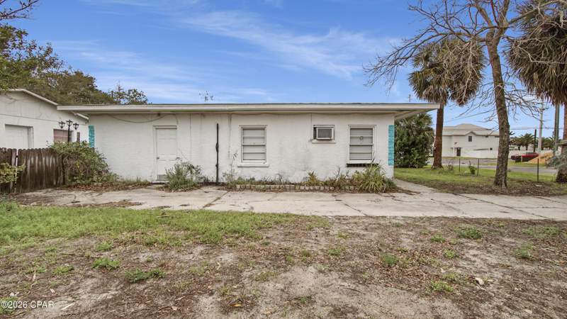 7 bedroom MultiFamily at 604 Fernwood Street, Hutchison's 1st To Bahama Bch, Panama City Beach — photo 3