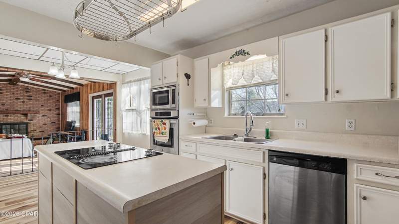 4 bedroom SingleFamilyResidence at 4026 Milano Road, Venetian Villa, Panama City — photo 5