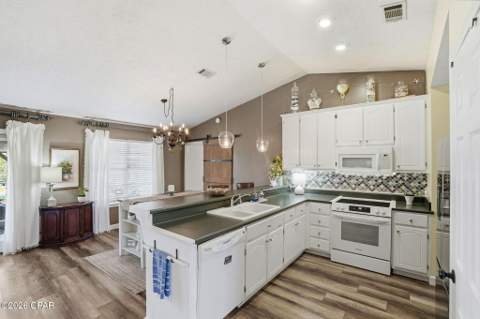 4944 Deerwood Avenue, Youngstown FL - photo 8 of 33