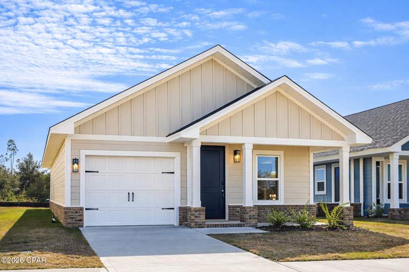 3 bedroom SingleFamilyResidence at 7073 Traditions Drive, Parkbrook, Panama City — photo 2
