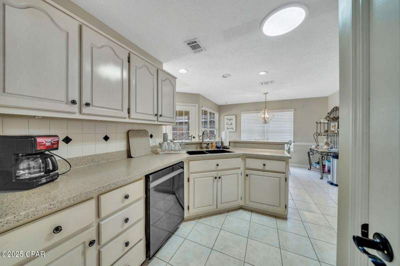 3 bedroom SingleFamilyResidence at 128 Bonaire Drive, Summer Breeze, Panama City Beach — photo 4