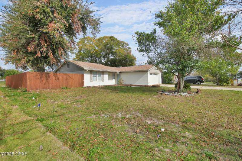 3 bedroom SingleFamilyResidence at 3946 W 21st Place, College Village Unit 2, Panama City — photo 2