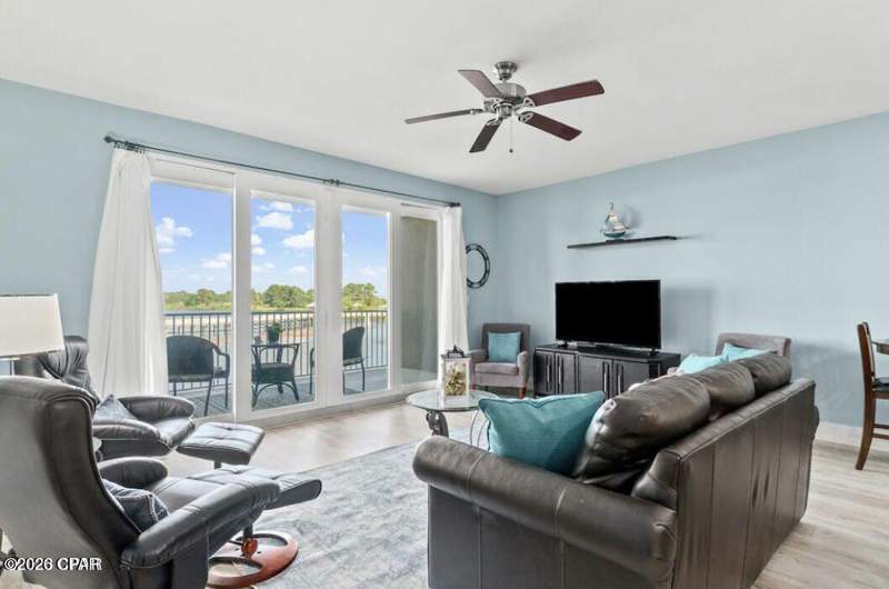 1 bedroom Condominium at 9902 S Thomas Drive 135, Laketown Wharf, Panama City — photo 2