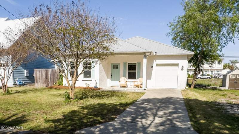 2 bedroom SingleFamilyResidence at 211 El Prado Place, Laguna Beach, Panama City Beach — photo 2