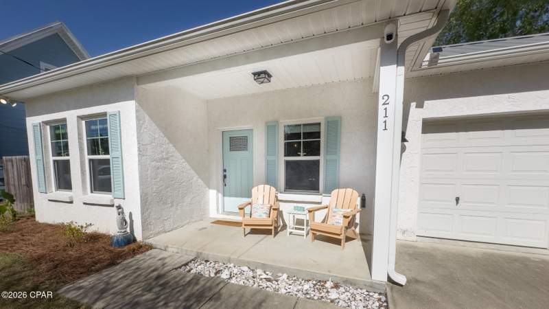 2 bedroom SingleFamilyResidence at 211 El Prado Place, Laguna Beach, Panama City Beach — photo 3