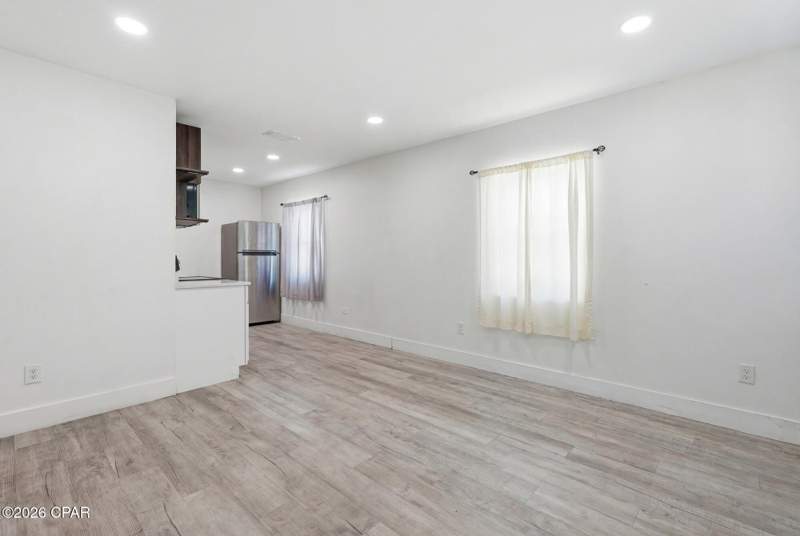 6 bedroom Triplex at 803 Oak Avenue, Gulf Coast Dev Co Plat, Panama City — photo 3