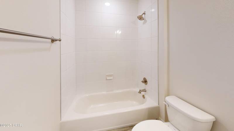 4 bedroom SingleFamilyResidence at 2212 Chase Street, Sunny Hills Unit 19, Chipley — photo 2