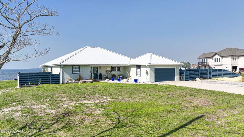 2 bedroom SingleFamilyResidence at 4018 W Princess Lane, Bayview Heights, Panama City — photo 3