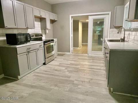 1038 E 8th Avenue, Graceville FL - photo 6 of 23