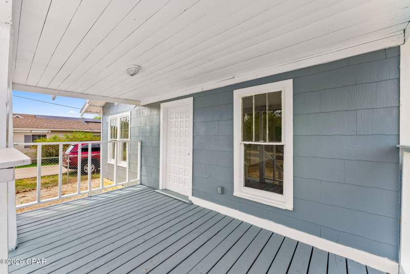 3 bedroom SingleFamilyResidence at 235 Central Avenue, East Springfield, Panama City — photo 4