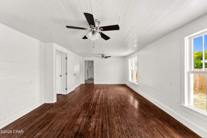 3 bedroom SingleFamilyResidence at 235 Central Avenue, East Springfield, Panama City — photo 5