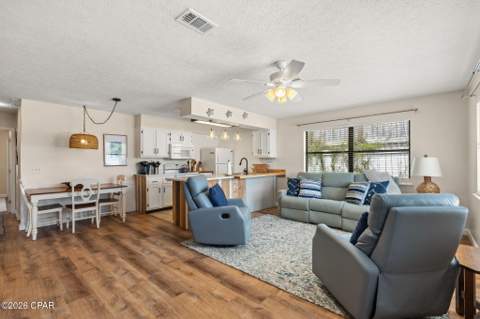 423 Kelly Street, Panama City Beach FL - photo 6 of 33