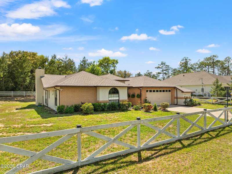 3 bedroom SingleFamilyResidence at 2199 Sunny Hills Boulevard, Sunny Hills, Chipley — photo 2