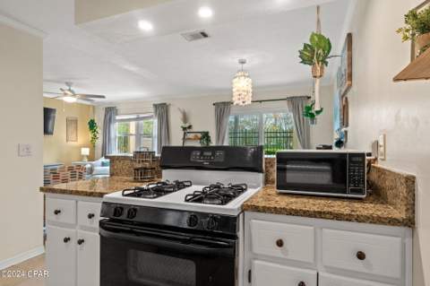 134 Damon Circle Unit D, Panama City Beach FL - photo 9 of 34