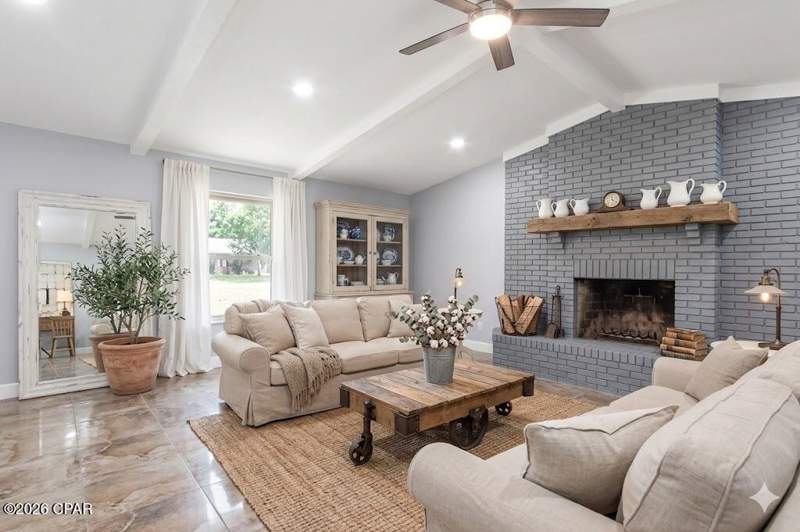 4 bedroom SingleFamilyResidence at 308 Cascade Street, Forest Park Estates, Panama City — photo 3