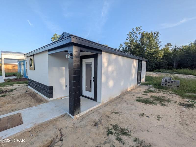 1 bedroom SingleFamilyResidence at 13777 Windsor Avenue, South Caravana Manor, Youngstown — photo 5