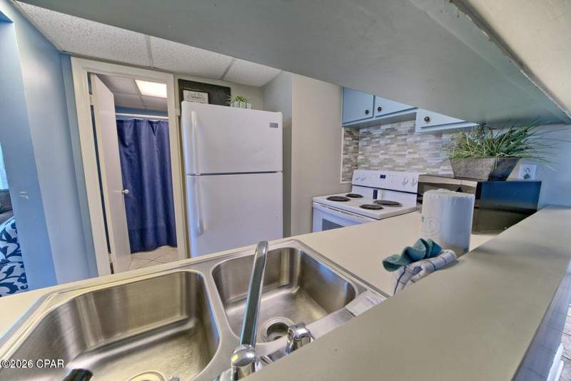 1 bedroom Condominium at 9850 S Thomas Drive 911E, Sunbird Condo, Panama City — photo 3