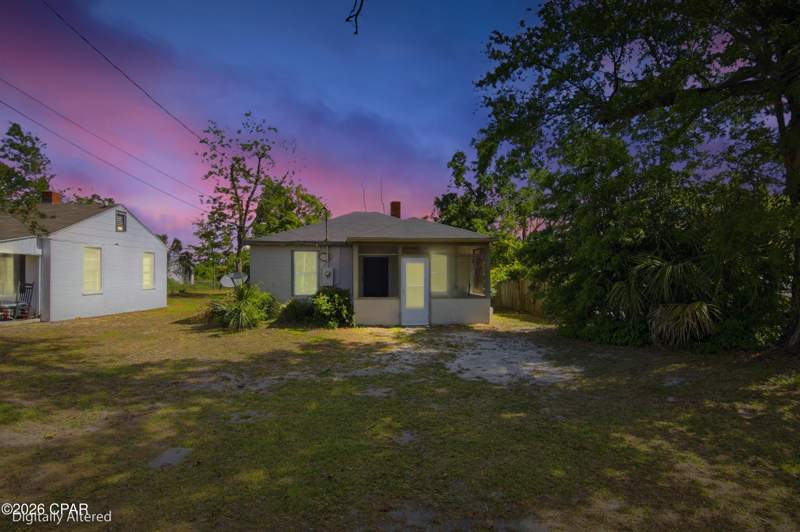 2 bedroom SingleFamilyResidence at 1324 Lincoln Drive, Lincoln Park, Panama City — photo 2