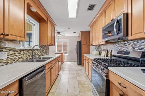 116 Derby Woods Drive, Lynn Haven FL - photo 10 of 41