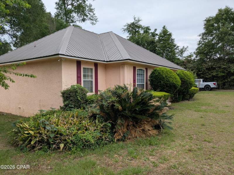 3 bedroom SingleFamilyResidence at 4710 The Oaks Drive, North Oaks, Marianna — photo 3